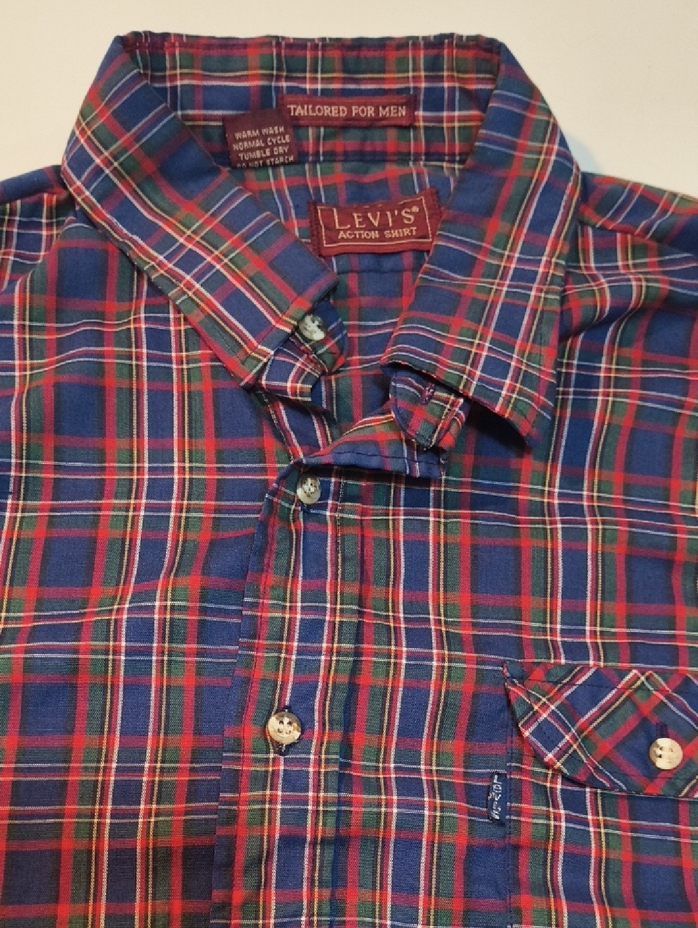 Levi's Red, Blue & Green Plaid Button-Down Shirt Sz L GUC.